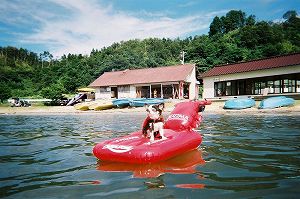 �\�o���̊C������̓h�R���g�Â��B���߂����������Ă��܂��BClick to Big.