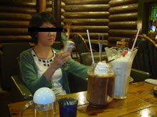 �o�Ă����t���[�g�ɂ̓A�R�I��������t���[�g�A�E�����Ńt���[�g�ł��B