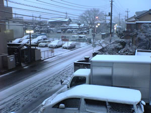 ���N�͂悭�~��Ȃ��`