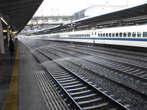 JR�Č��w�B�Z��̂��߂��z�[��������C�L�I�C�悭�������o���Ă����B