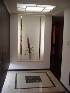 �܂�Ńz�e���̂悤�Ȏ����̃G���g�����X�B