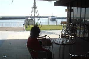 �t�F���[���ڂ̑O��ʉ߂��Ă����܂����B