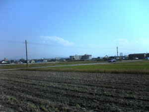 �k���ɂ͒�����������悤�Ȑ󂾂����B��Z�ƌ����w�Z�ƈ㉤�R�������āB