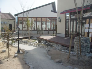 ���������Ă����B�ď�͂����e���̏�ɂȂ낤�B